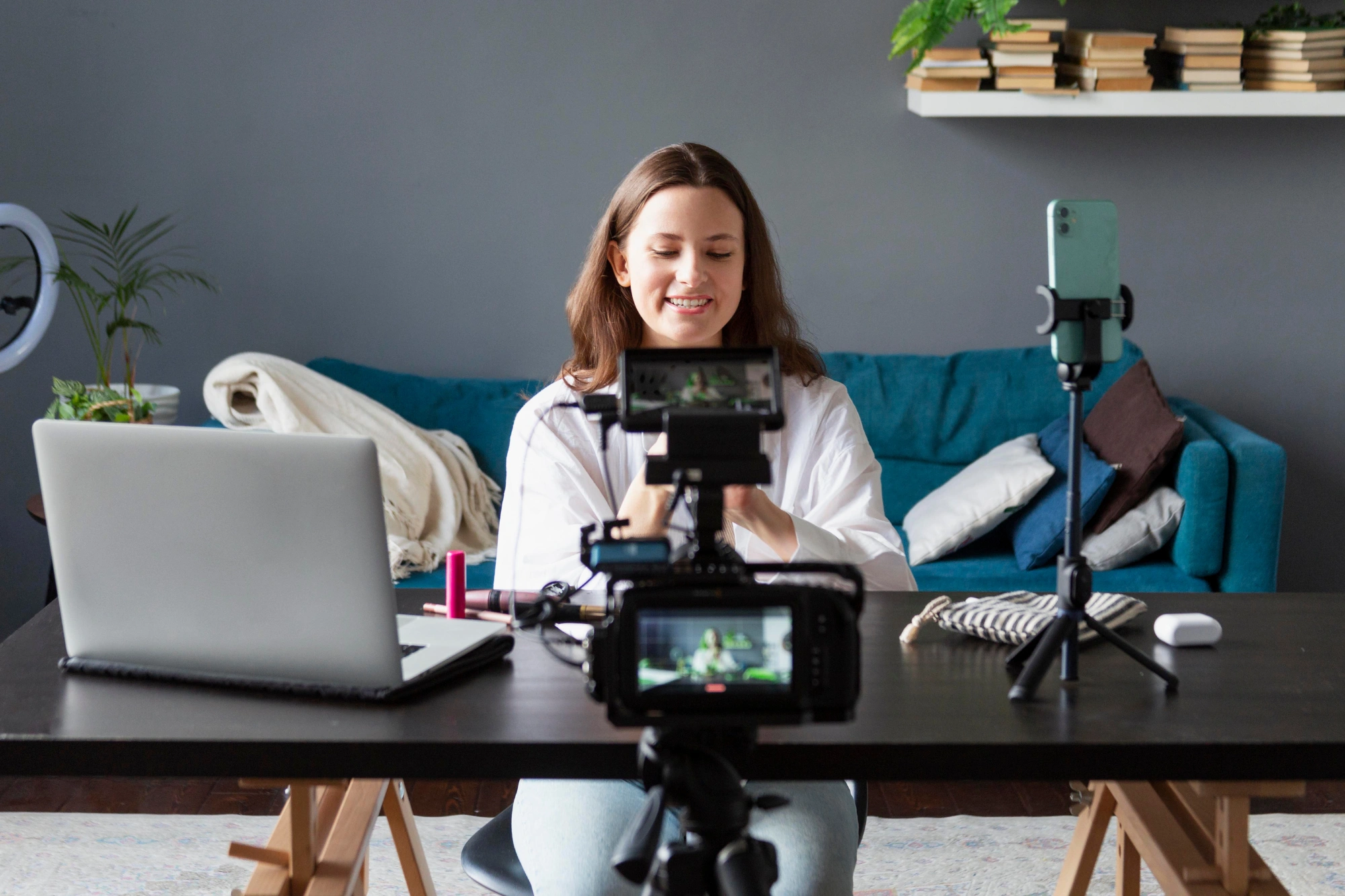 Best Cameras for YouTube Vlogging in 2025 | Top Picks & Buying Guide